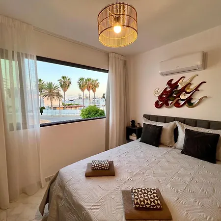 Fatcow Beach Apartment Ultra Larnaca Exterior photo